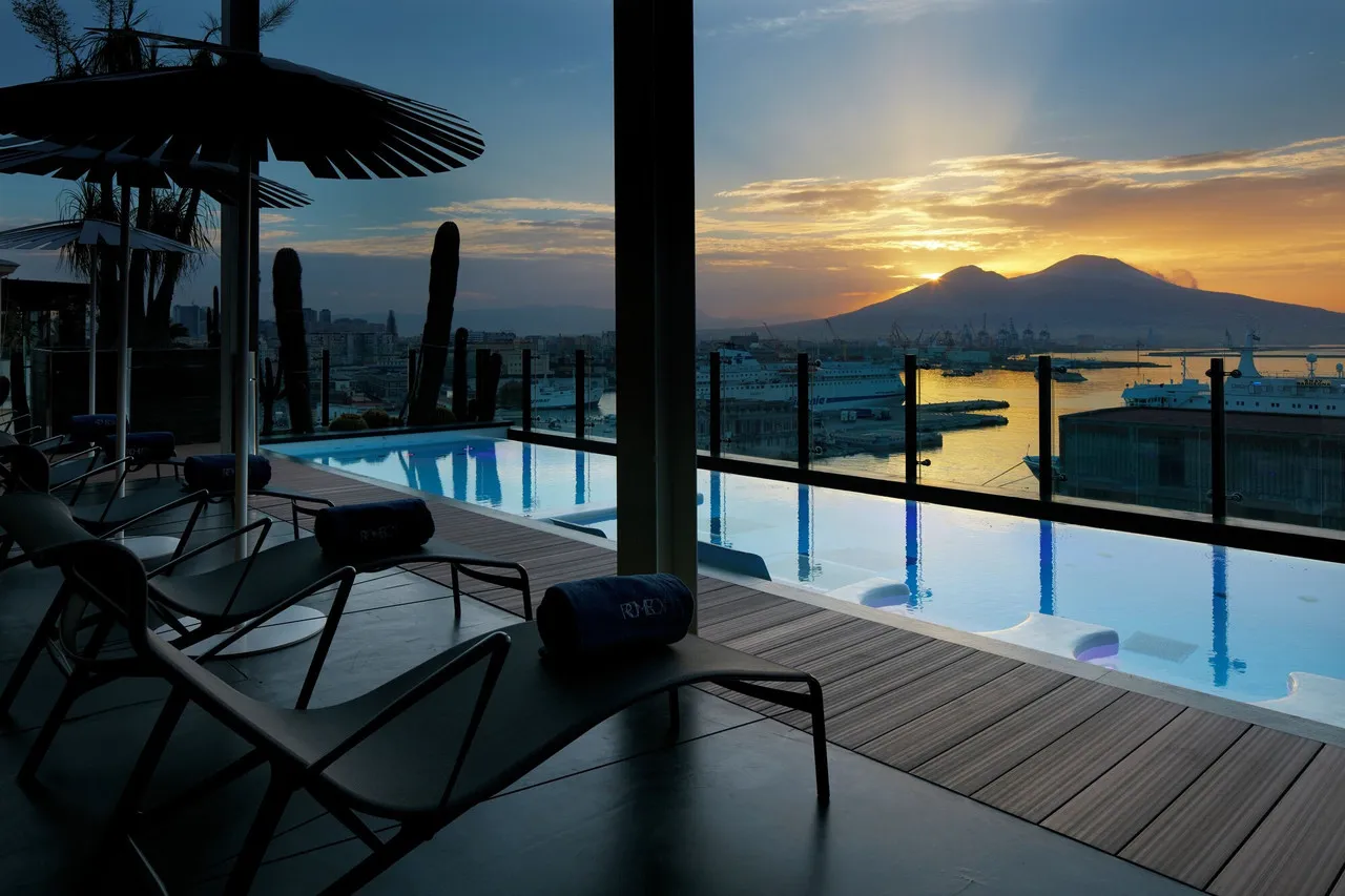Romeo Napoli — ภาพห้องพักและบรรยากาศ