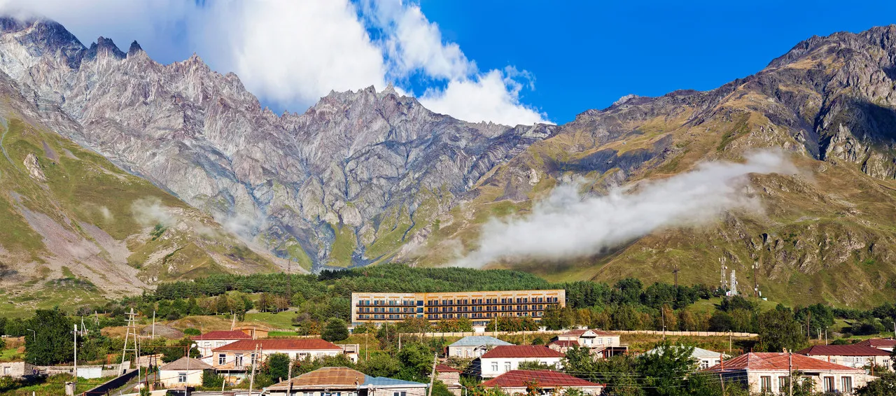 Rooms Hotel Kazbegi — rooms and atmosphere
