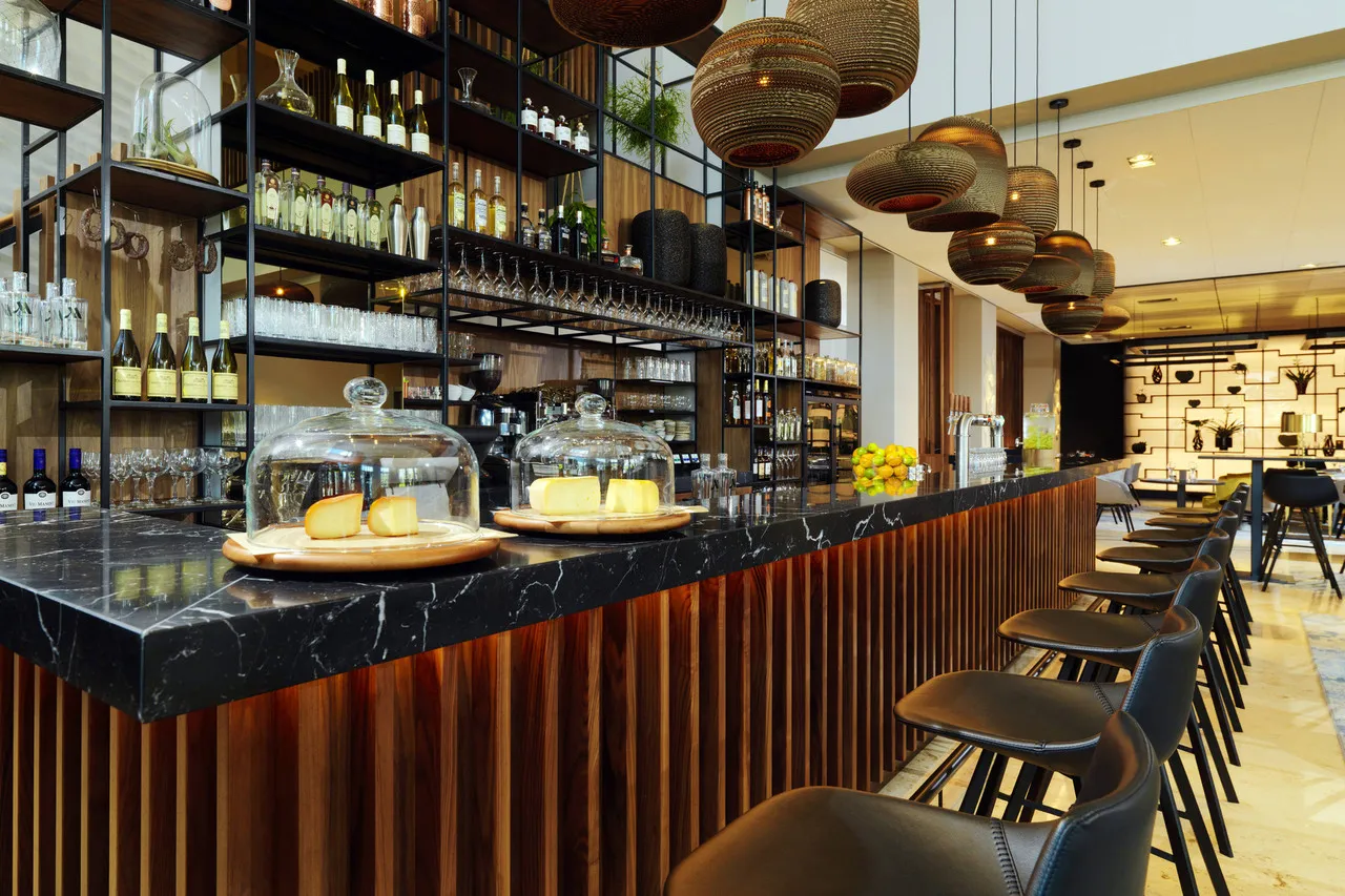 Rotterdam Marriott Hotel — ภาพห้องพักและบรรยากาศ