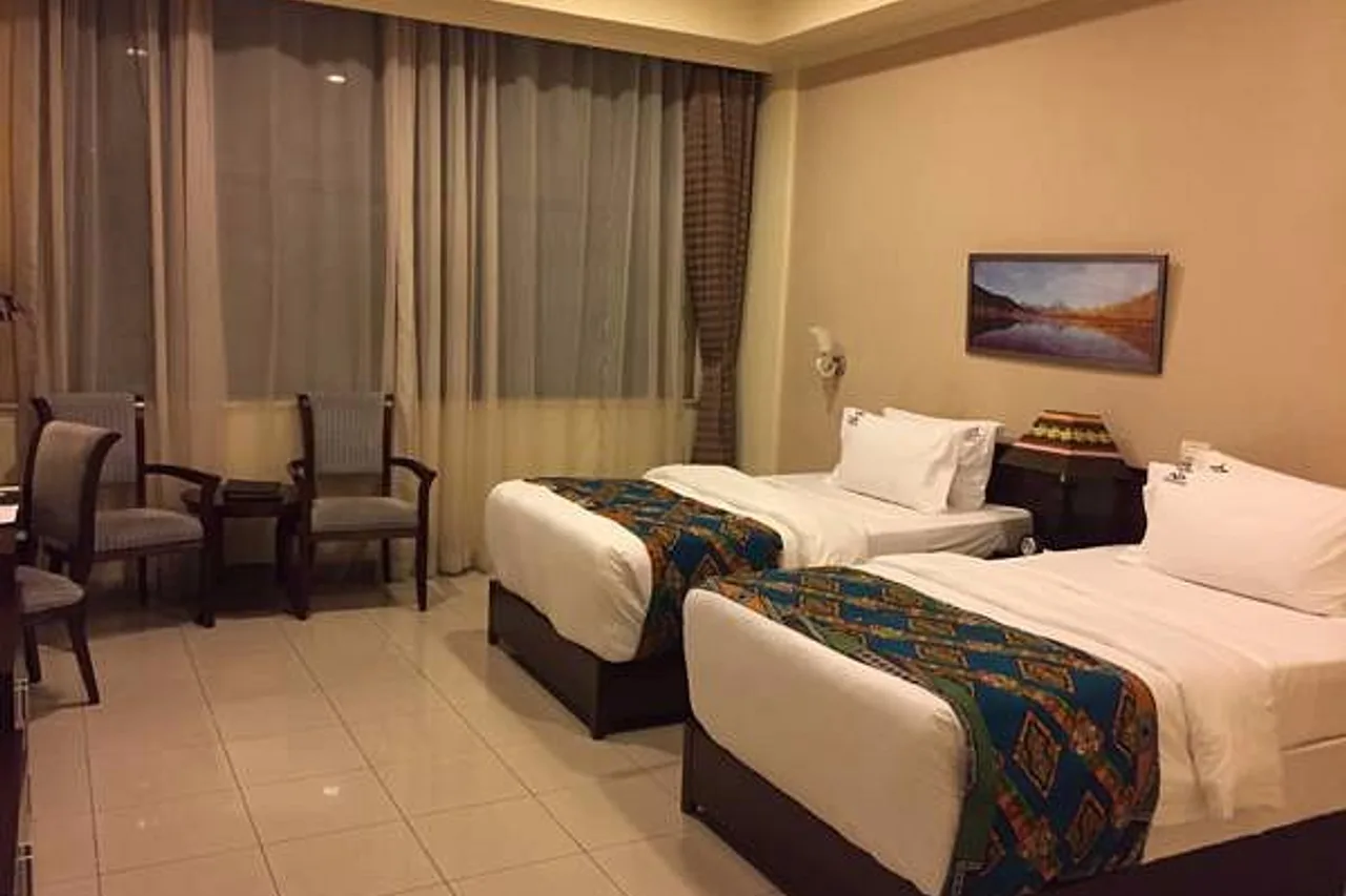 Royal Grand Hotel — rooms and atmosphere