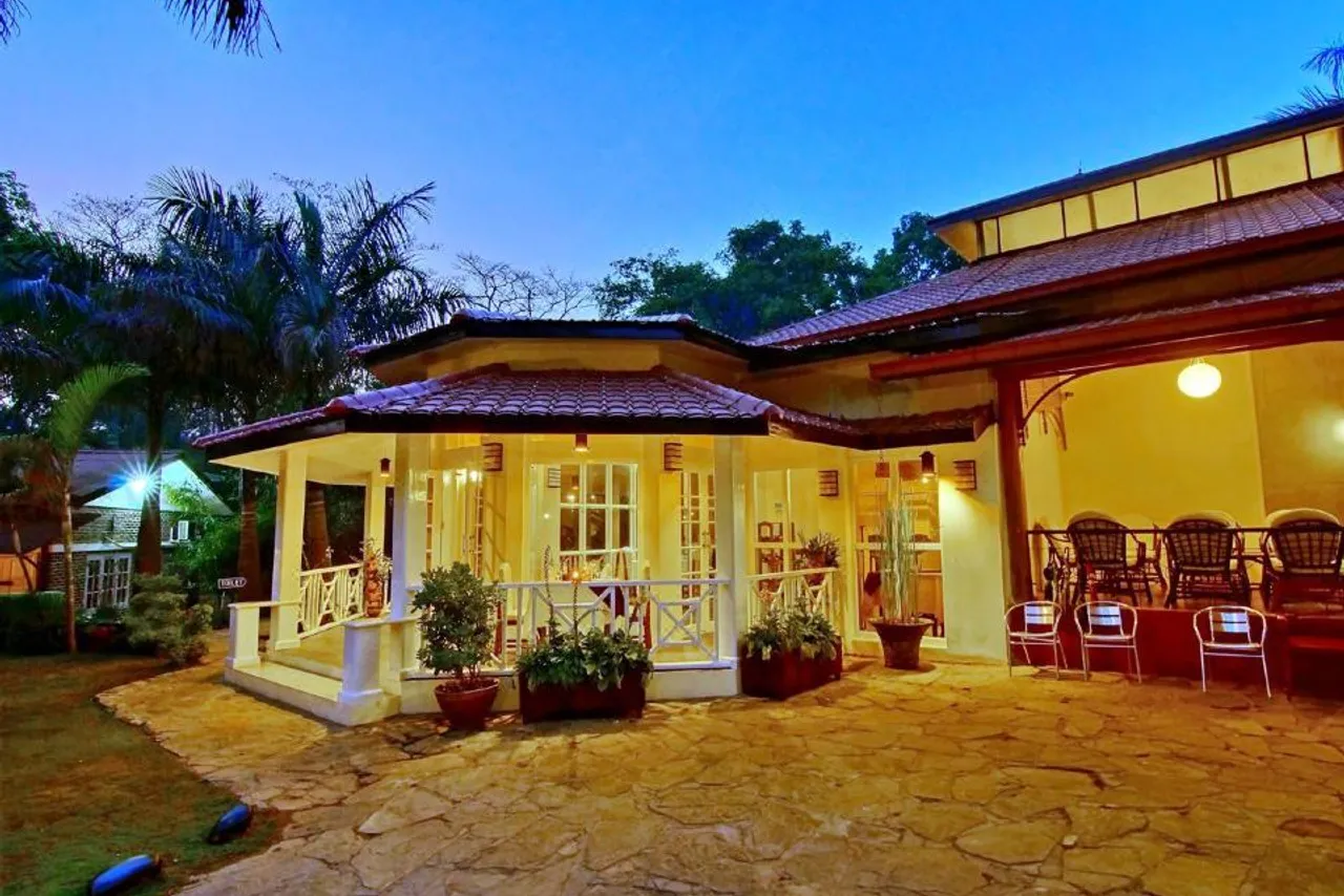 Royal Parkview Hotel — rooms and atmosphere
