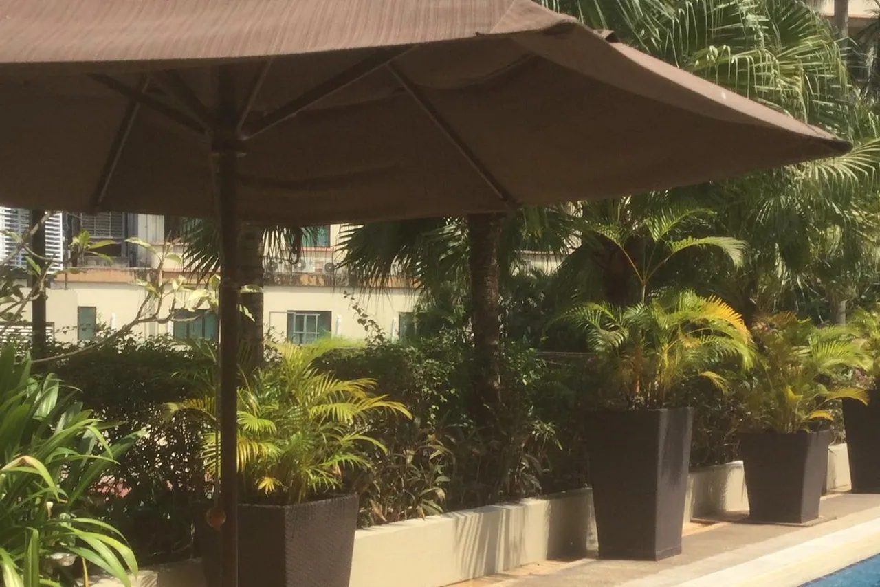 Royal Parkview Hotel — rooms and atmosphere