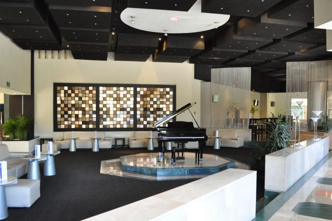 Royal Pedregal — rooms and atmosphere