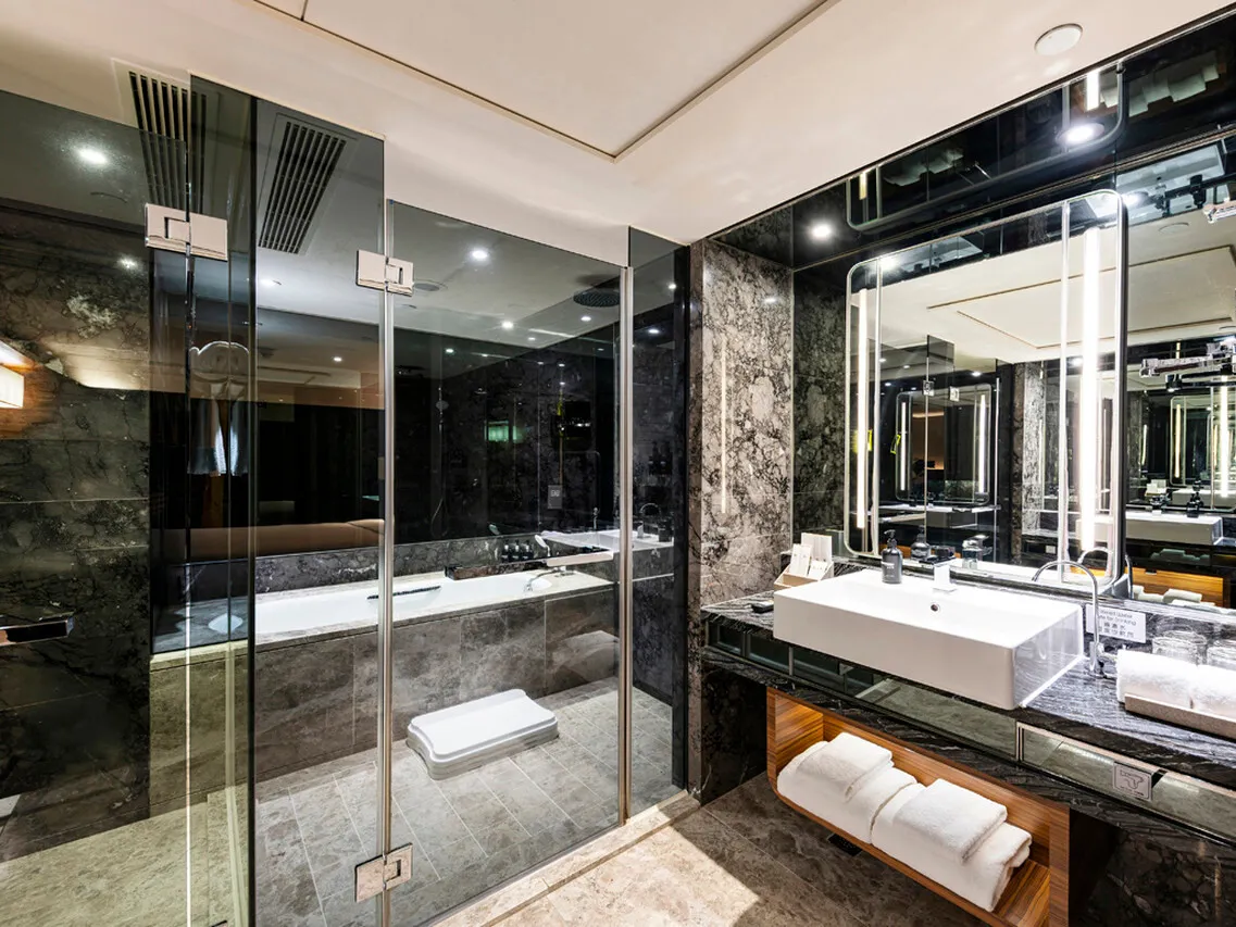 Royal Plaza Hotel — ภาพห้องพักและบรรยากาศ