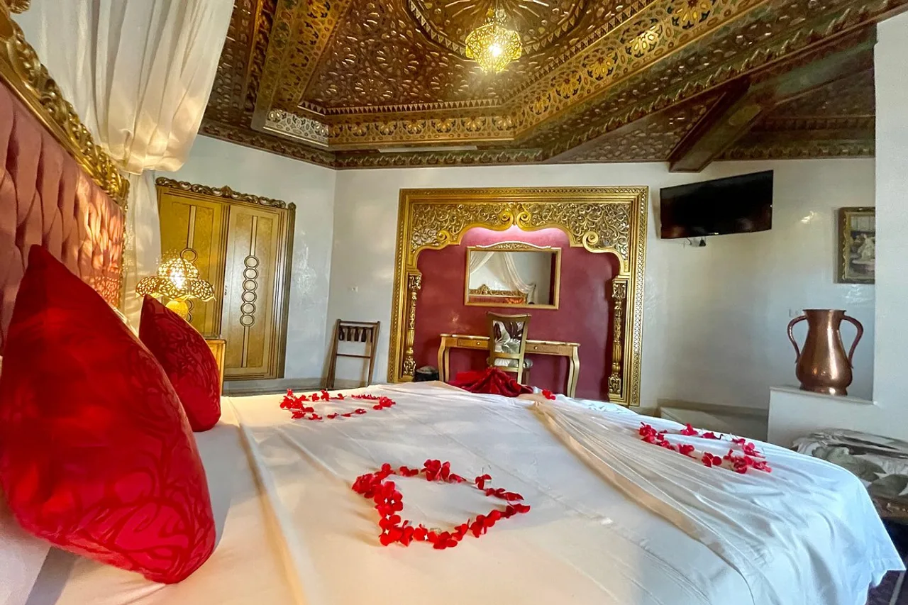 Royal Victoria Hotel — rooms and atmosphere