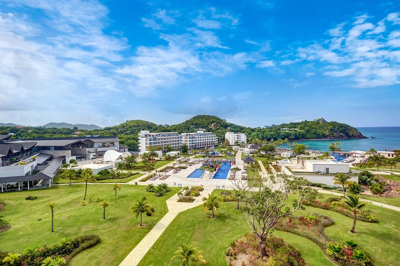 Royalton Saint Lucia, An Autograph Collection All-Inclusive Resort — rooms and atmosphere
