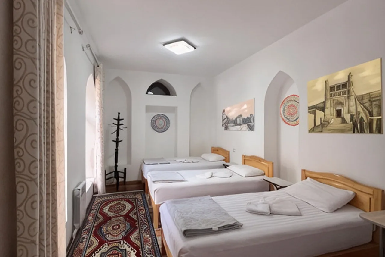 Rumi Hotel & Hostel — ภาพห้องพักและบรรยากาศ
