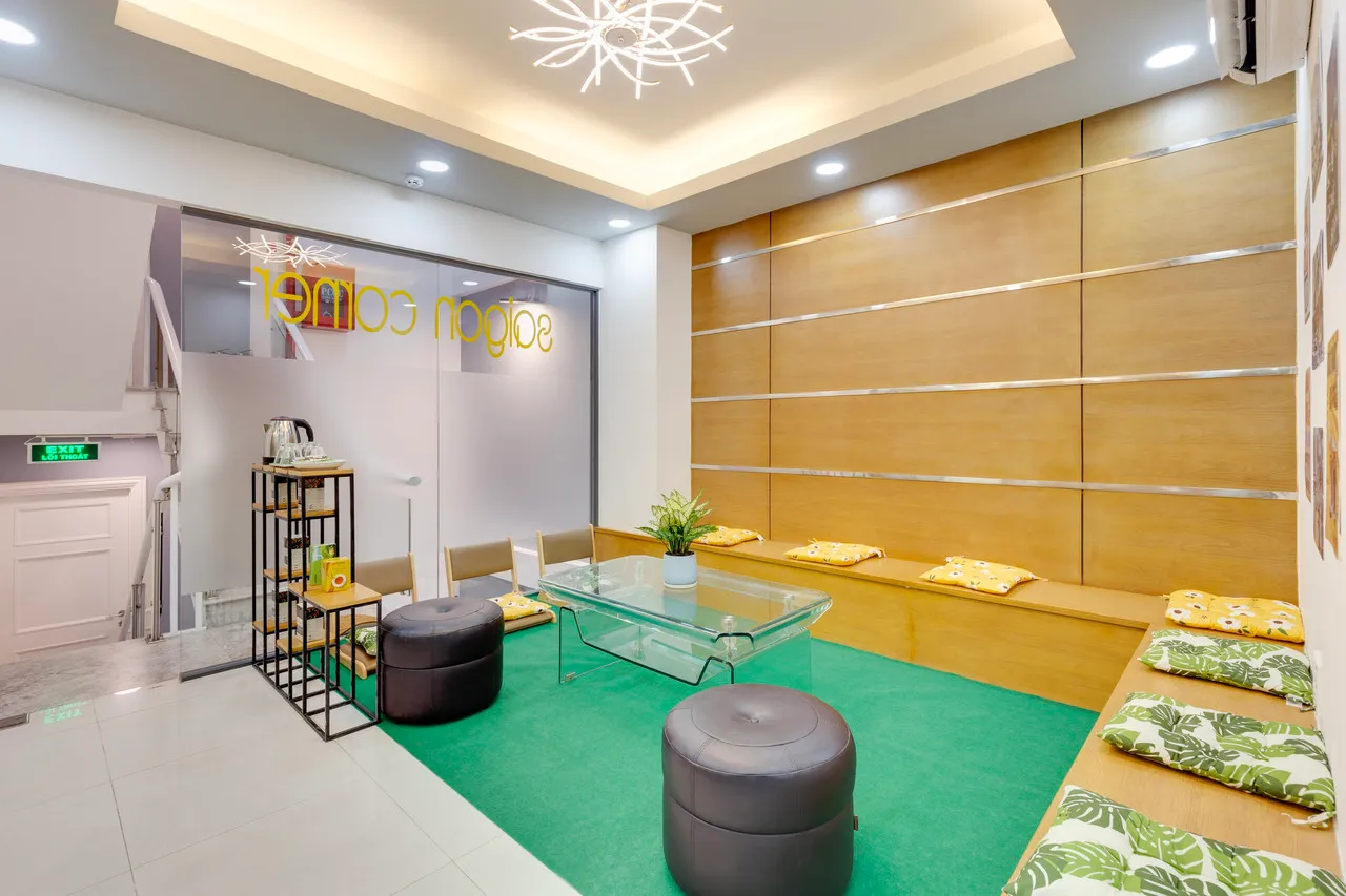 Saigon Authentic Hostel & Tours — rooms and atmosphere