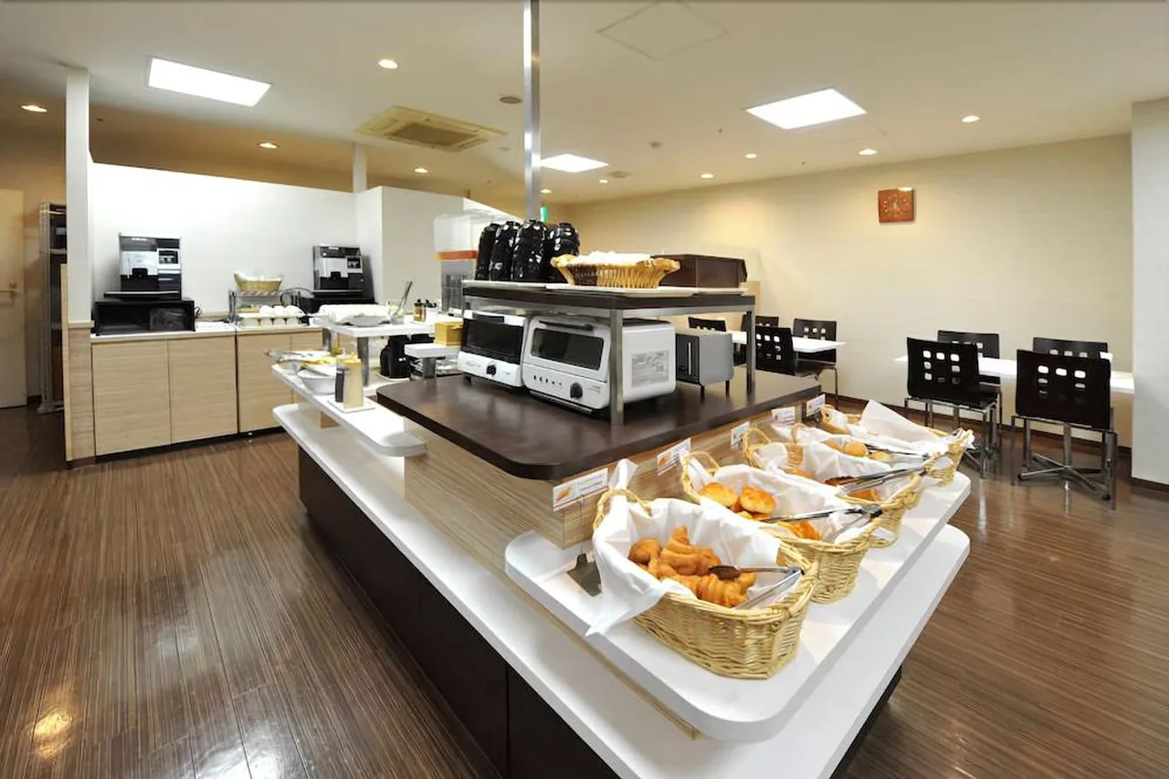 Sanco Inn Nagoya Shinkansenguchi — rooms and atmosphere