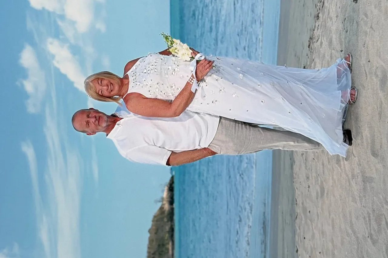 Sandals Halcyon Beach — rooms and atmosphere