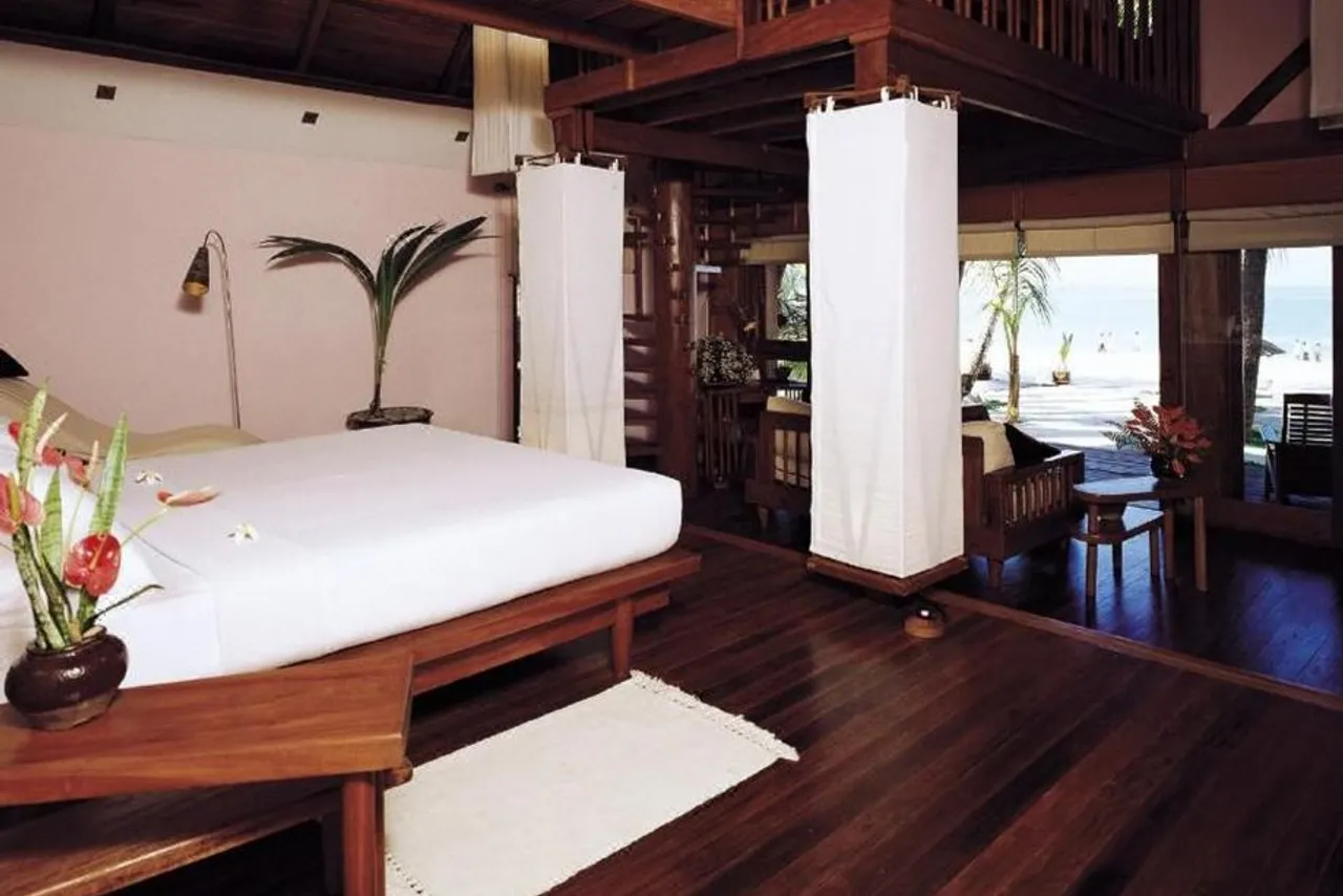 Sandoway Resort — rooms and atmosphere