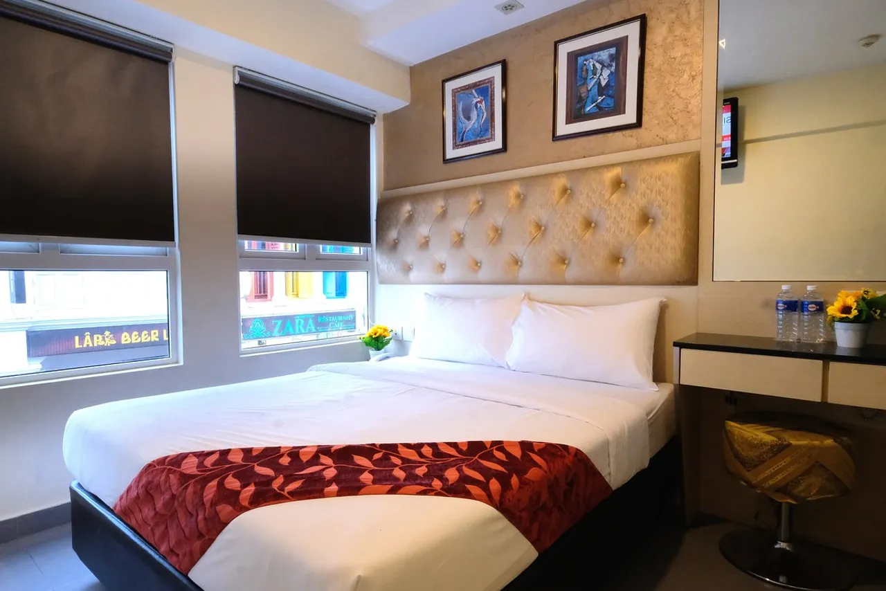 Sandpiper Hotel — rooms and atmosphere