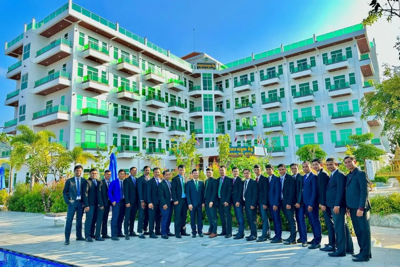 Sangkahak Mith Hotel — rooms and atmosphere