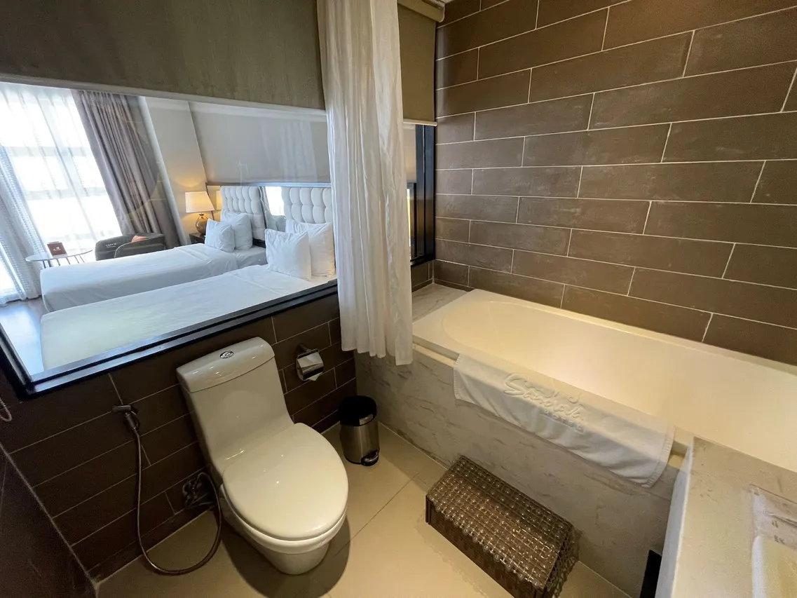 Sanouva Da Nang Hotel — rooms and atmosphere