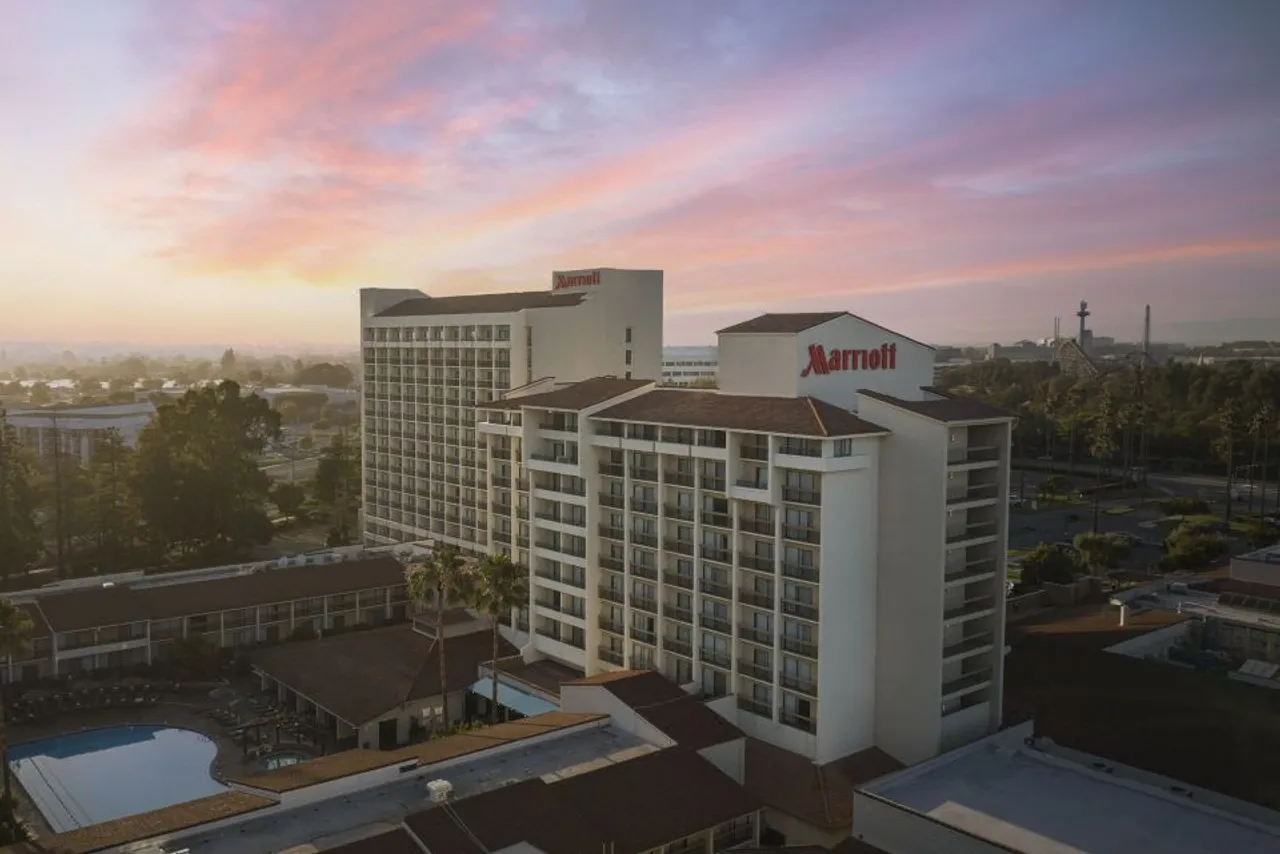 Santa Clara Marriott — rooms and atmosphere