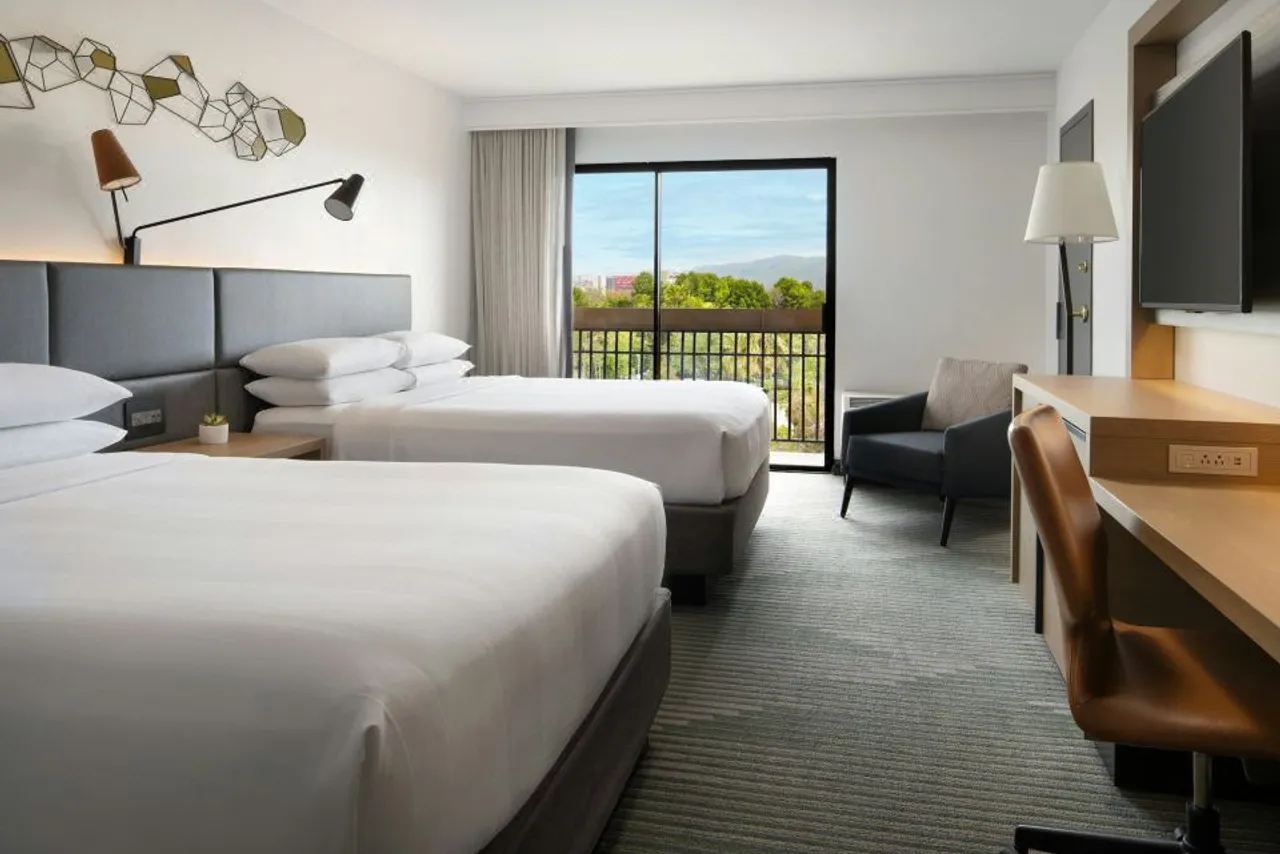 Santa Clara Marriott — rooms and atmosphere