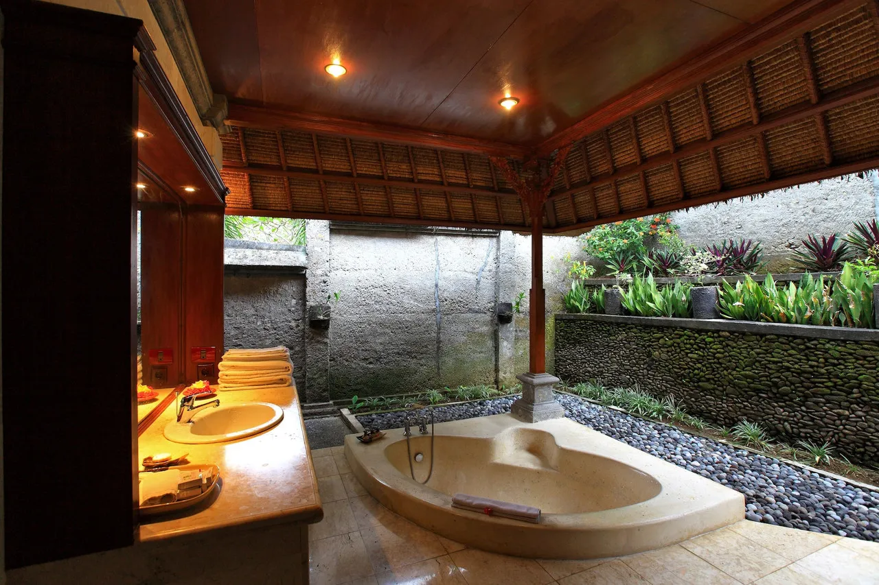 Santi Mandala Villa & Spa — rooms and atmosphere