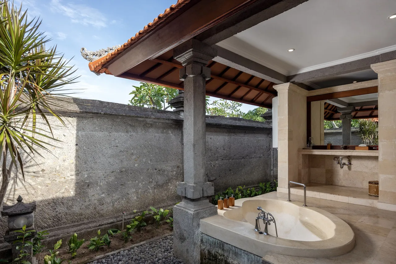 Santi Mandala Villa & Spa — rooms and atmosphere