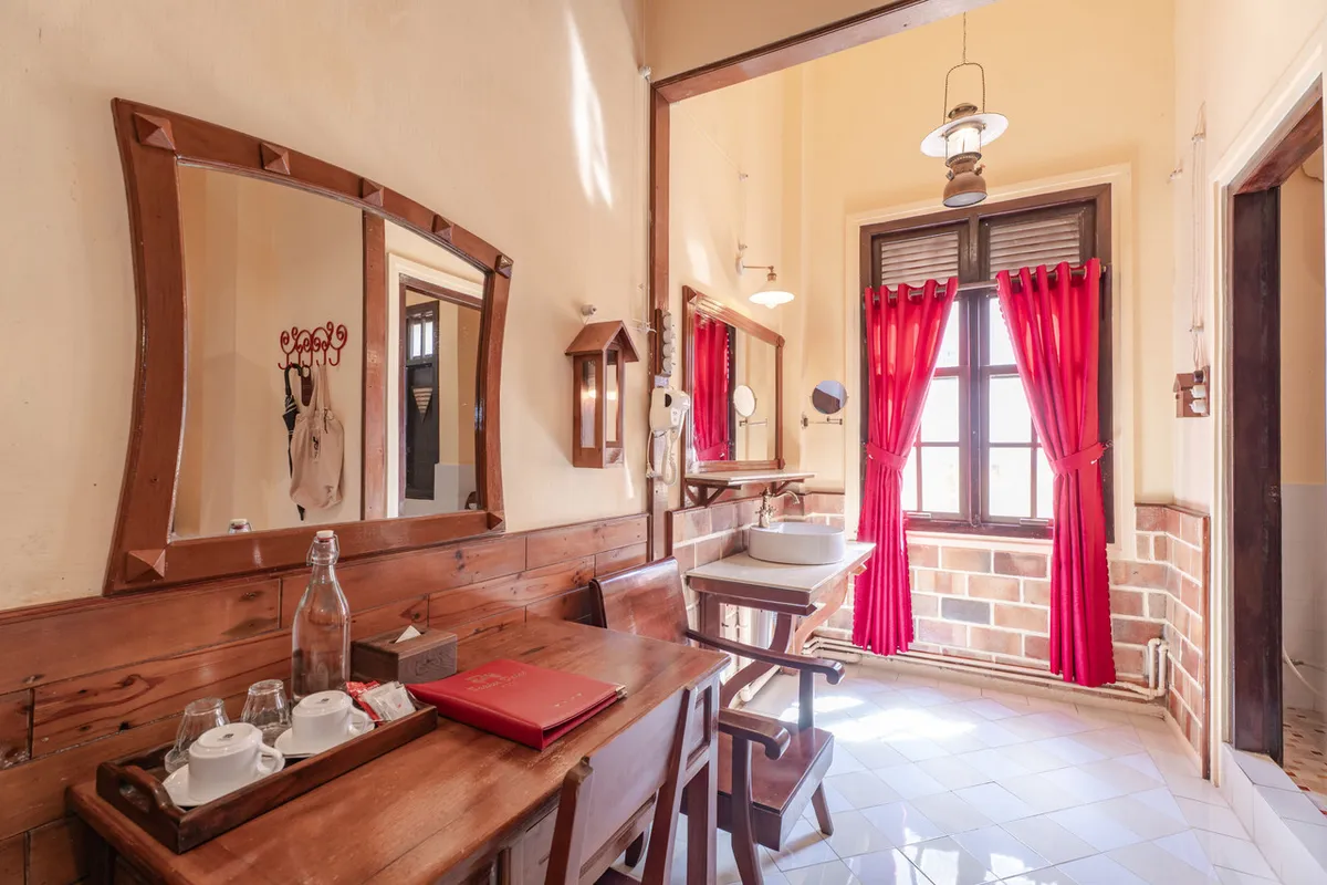 Saphir Dalat Hotel — rooms and atmosphere