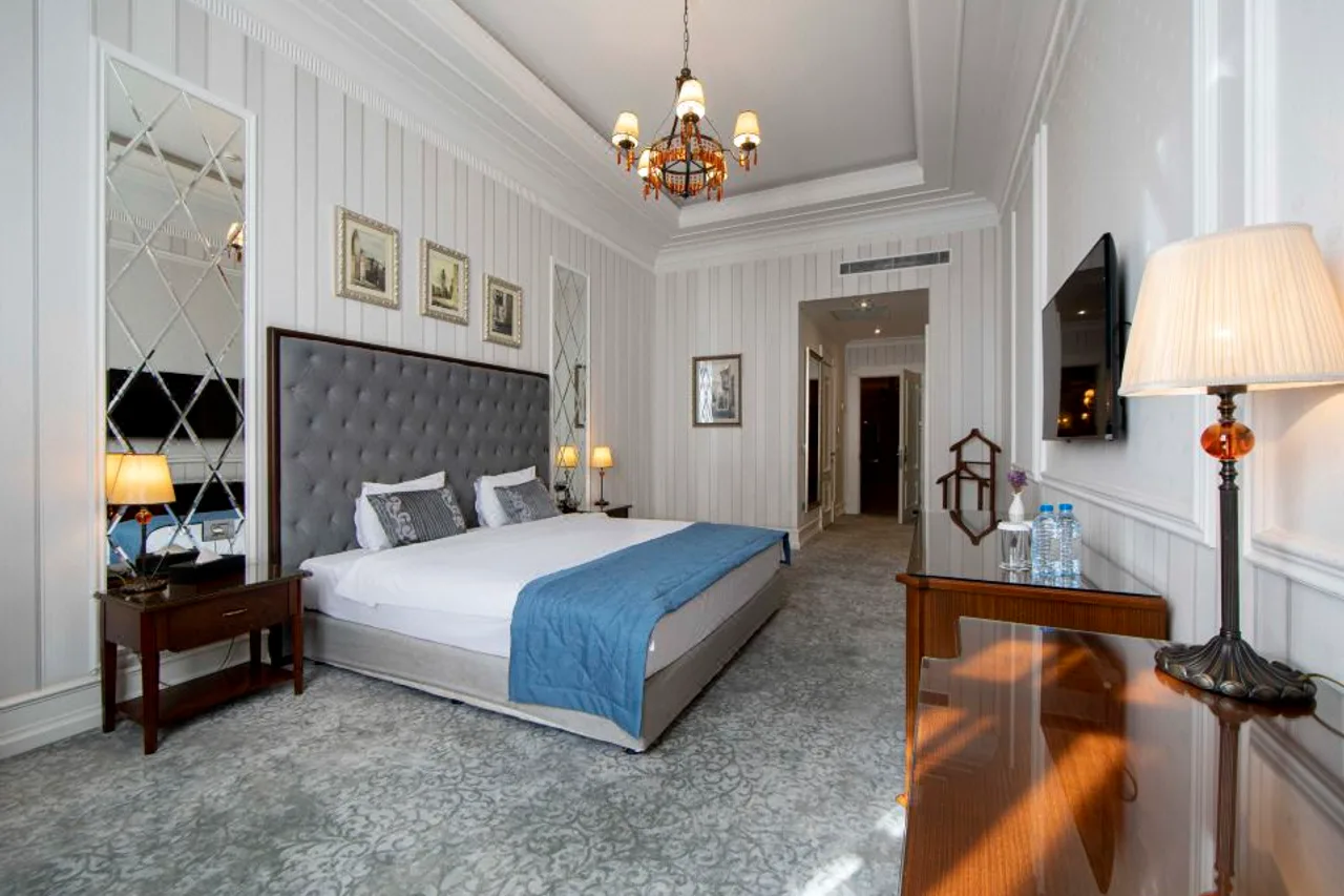 Sapphire City Hotel — rooms and atmosphere