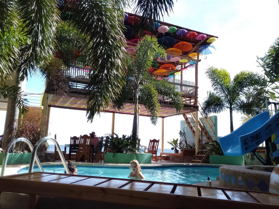 Sascha's Resort Oslob — rooms and atmosphere