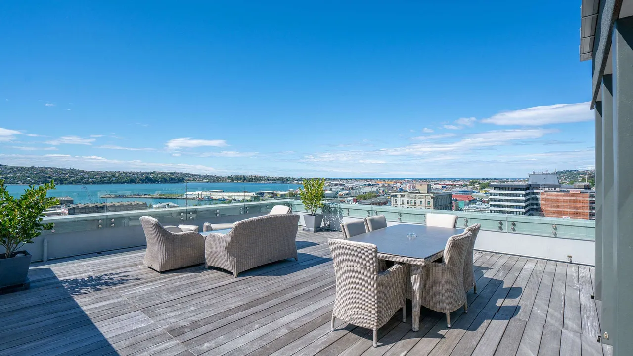 Scenic Hotel Dunedin City — rooms and atmosphere