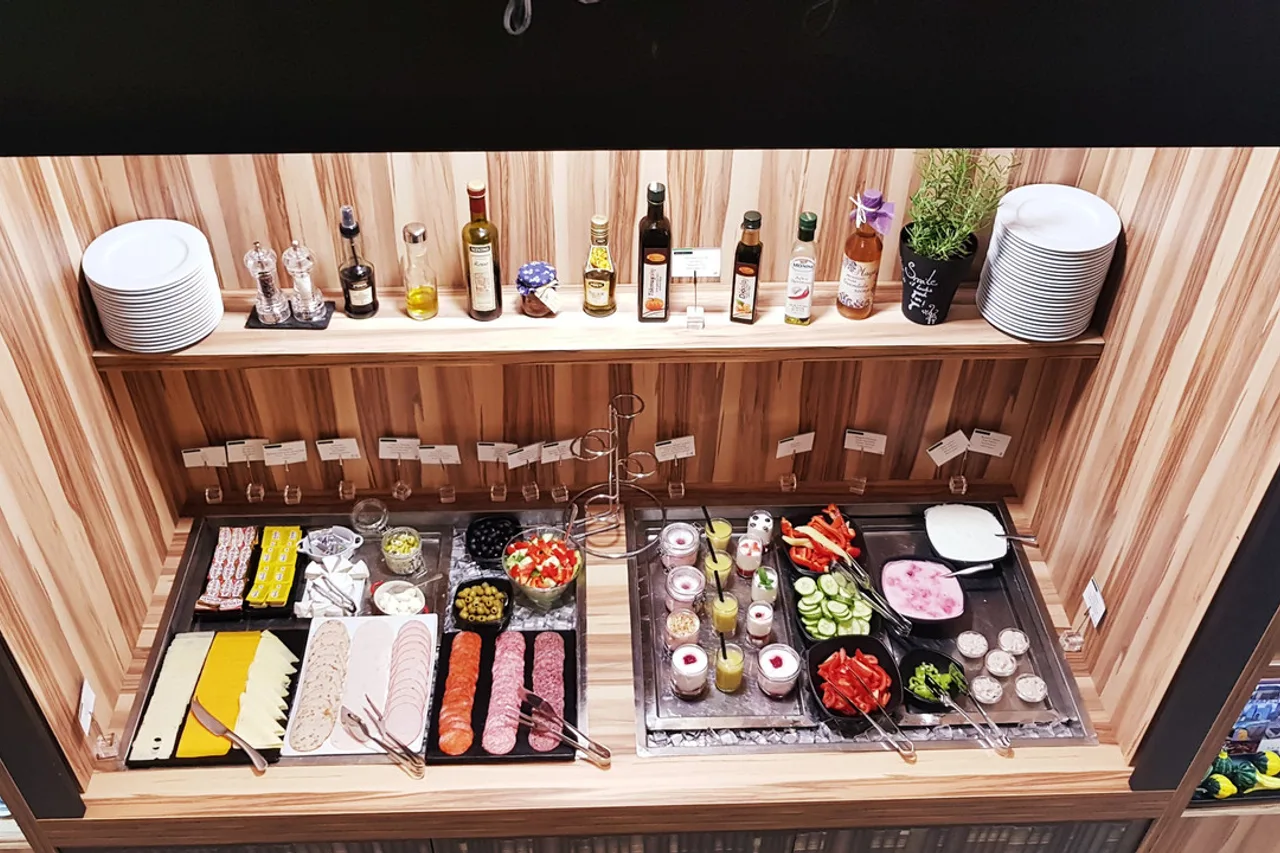 Science Hotel — ภาพห้องพักและบรรยากาศ