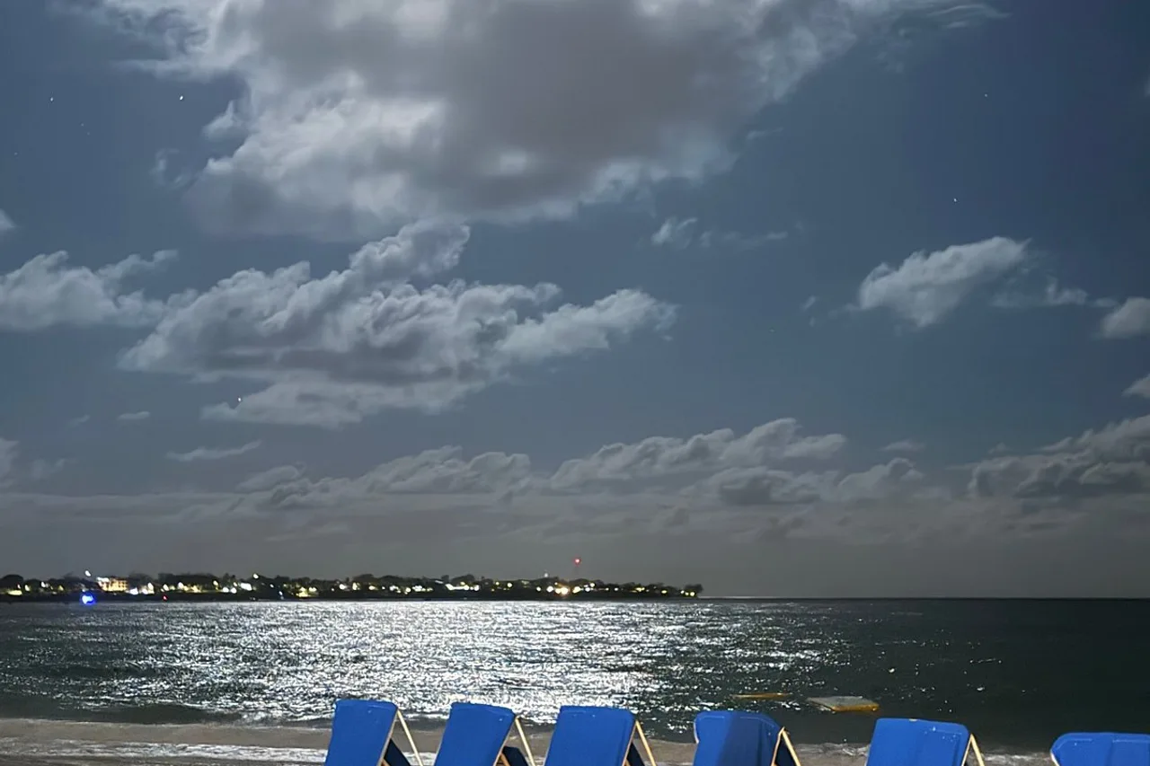 Sea Breeze Beach House by Ocean Hotels — rooms and atmosphere