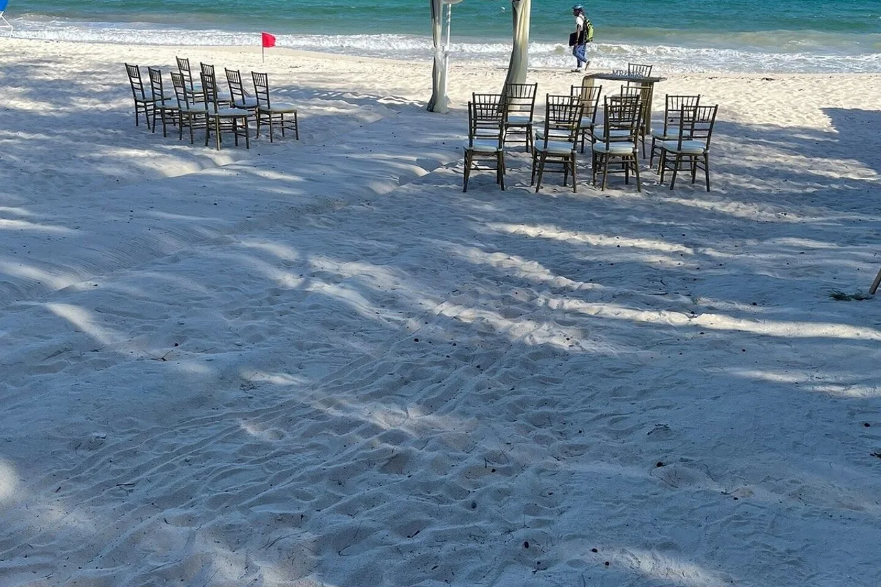 Sea Breeze Beach House by Ocean Hotels — rooms and atmosphere