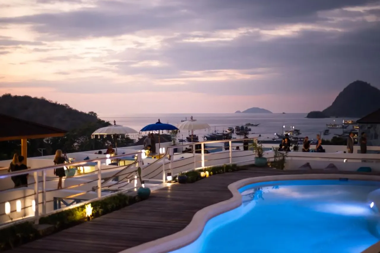 Seaesta Komodo Hotel & Hostel — rooms and atmosphere