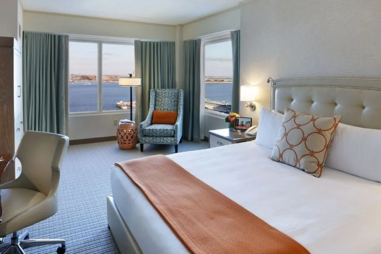 Seaport Hotel Boston — rooms and atmosphere