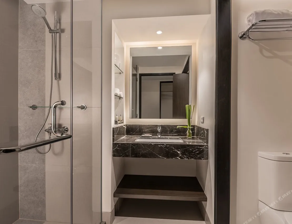 Seda Ayala Center Cebu — rooms and atmosphere
