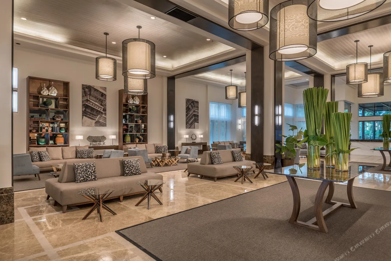 Seda Ayala Center Cebu — rooms and atmosphere