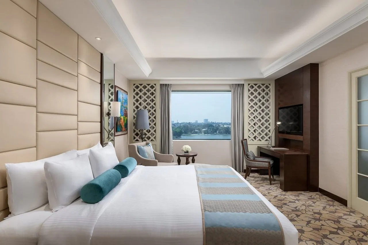 Sedona Hotel Yangon — rooms and atmosphere