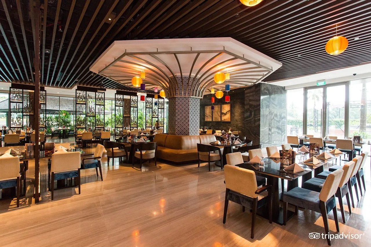 Sedona Hotel Yangon — rooms and atmosphere