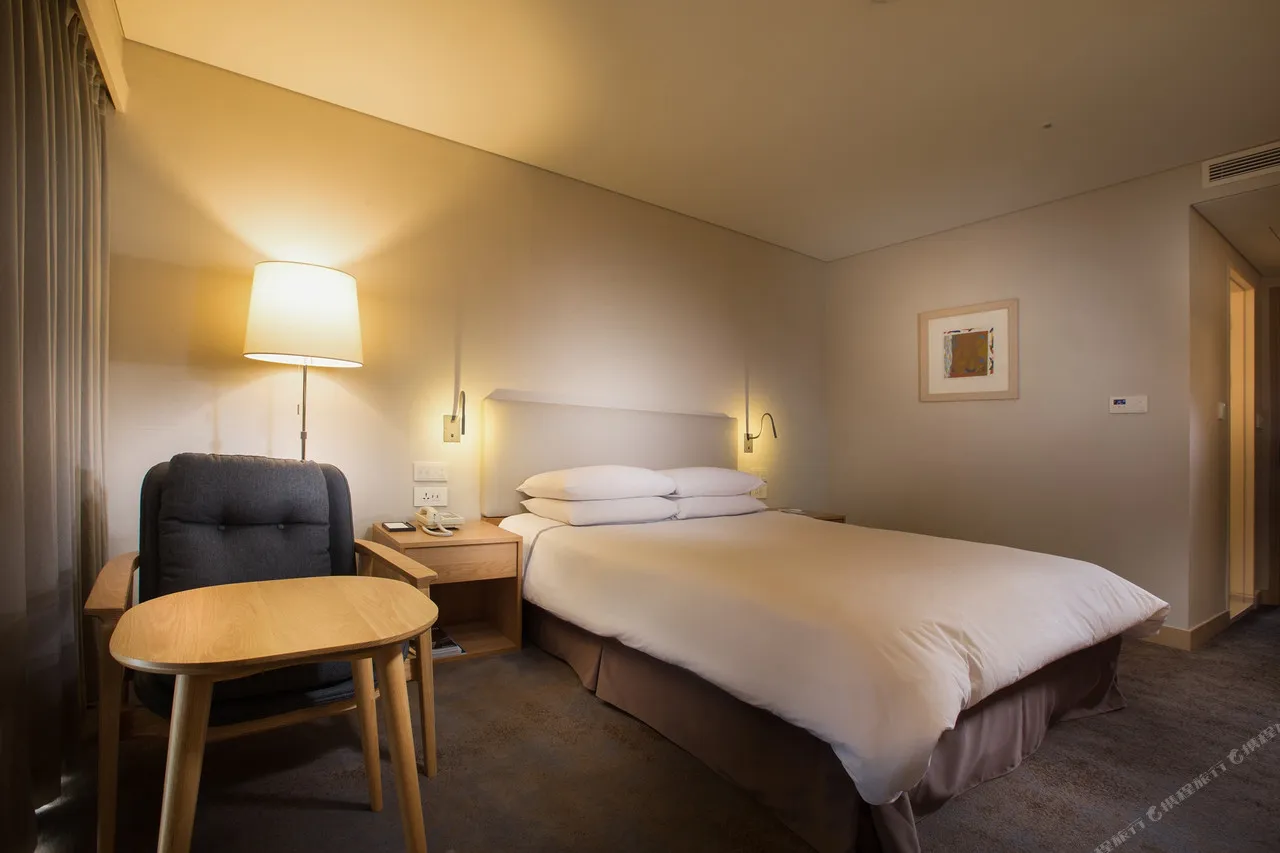 Seogwipo KAL Hotel — rooms and atmosphere