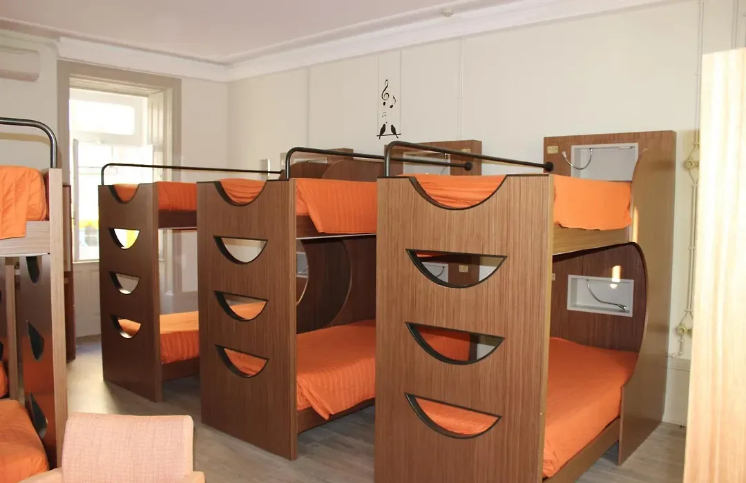 Serenata Hotel & Hostel Coimbra — ภาพห้องพักและบรรยากาศ