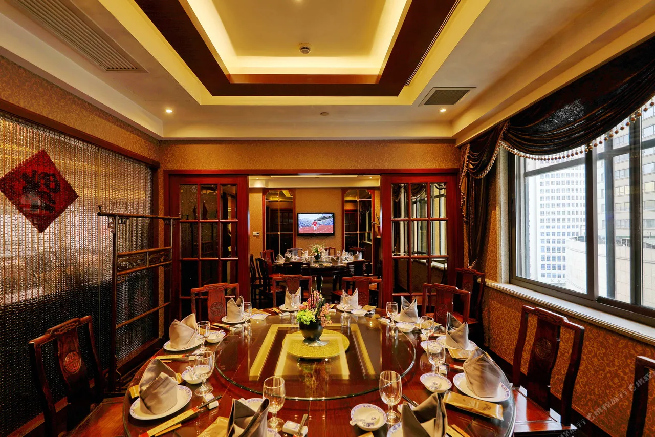 Seventh Heaven Hotel — rooms and atmosphere