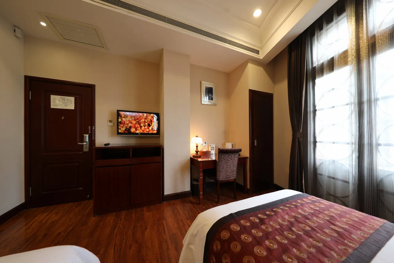 Seventh Heaven Hotel — rooms and atmosphere
