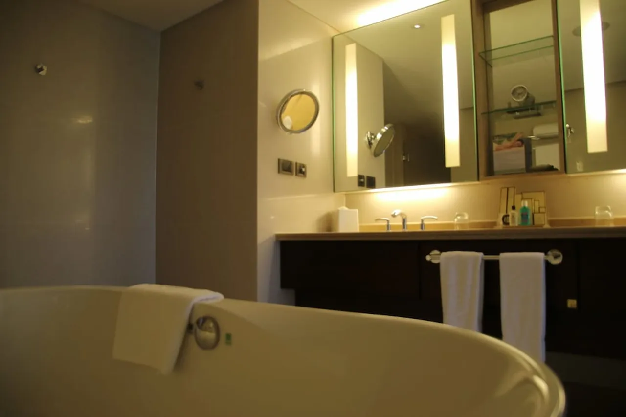 Shangri-La Far Eastern Plaza Hotel Tainan — rooms and atmosphere
