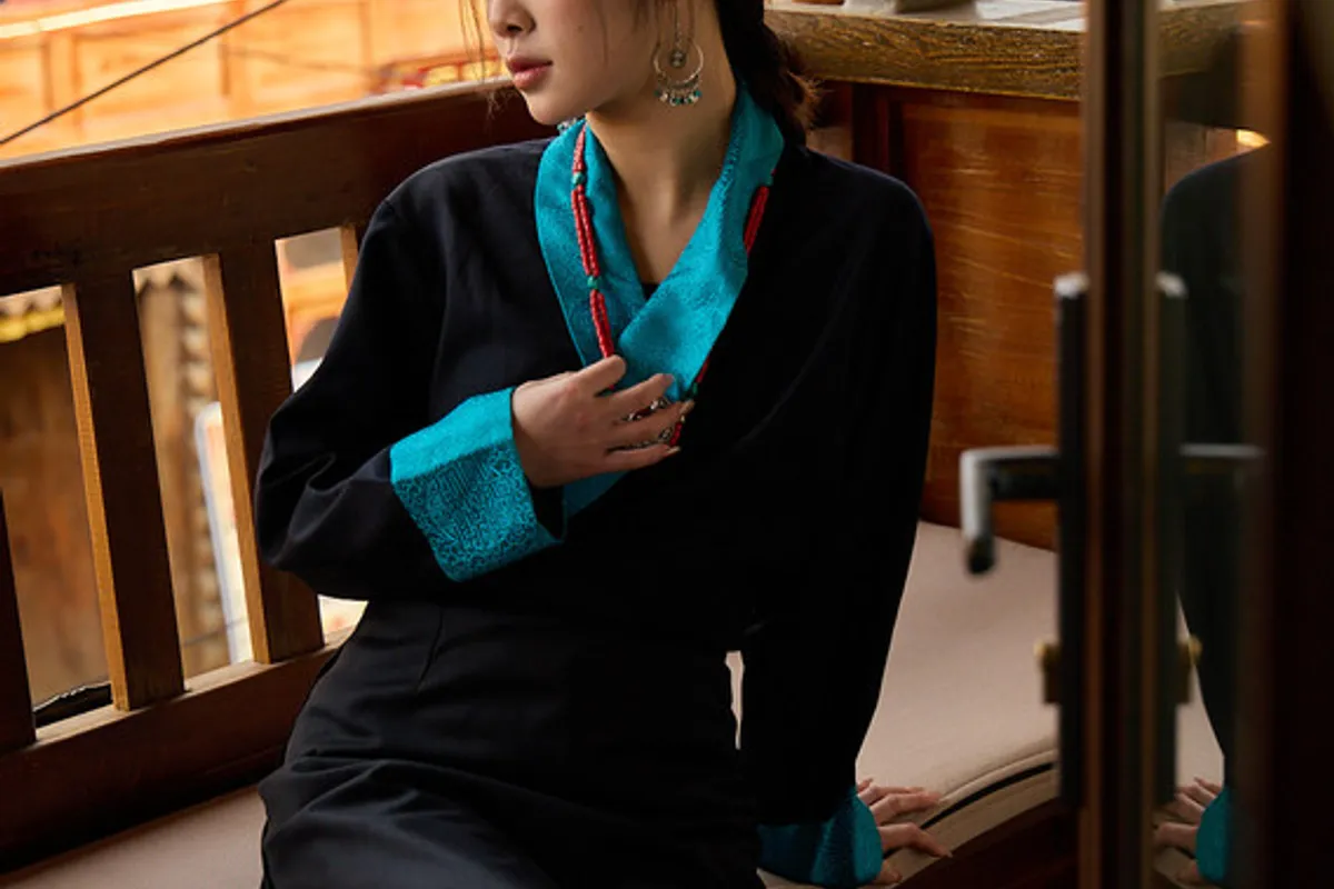 Shangri-La Moon Boutique Hotel — rooms and atmosphere