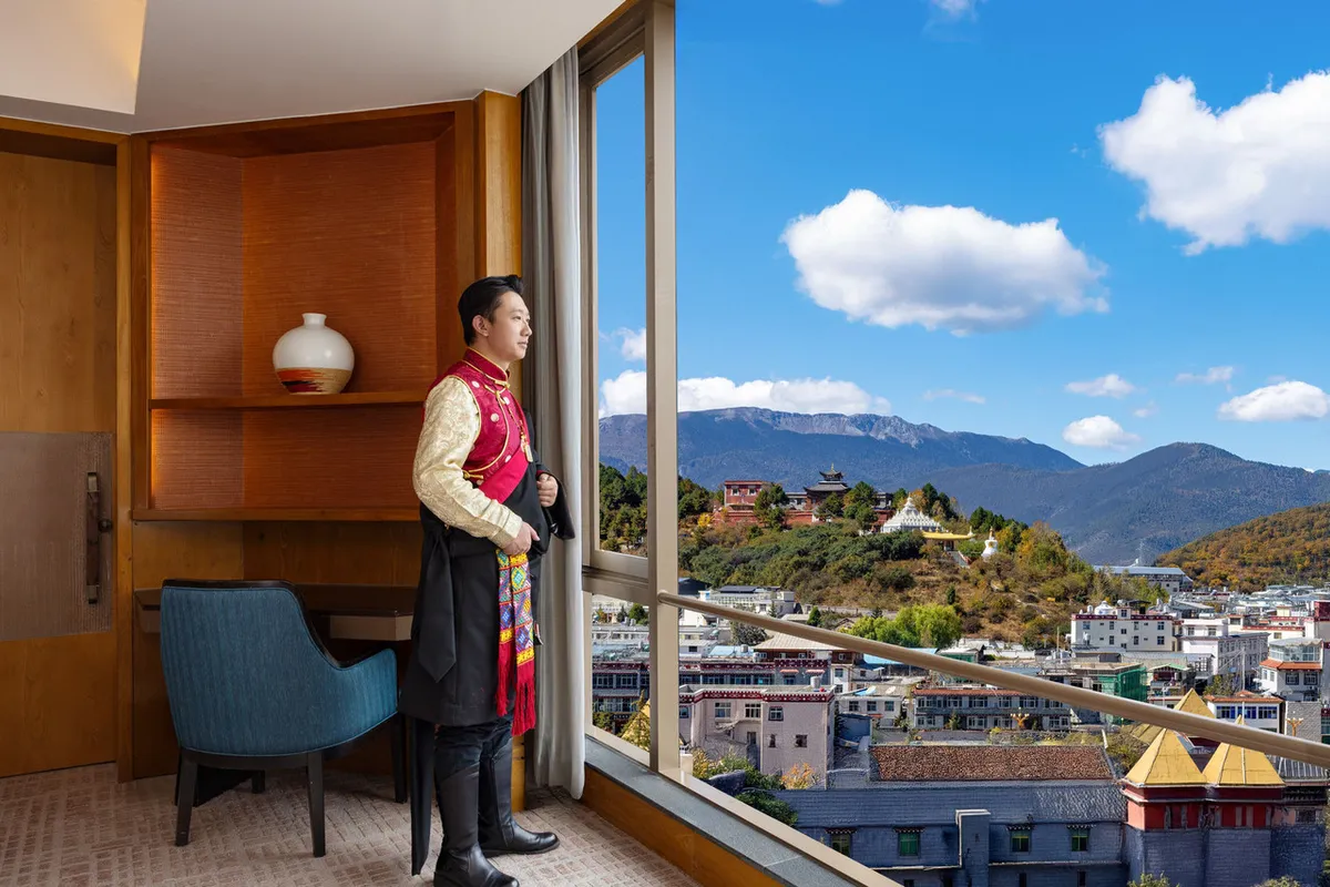 Shangri-La Resort, Shangri-La — rooms and atmosphere