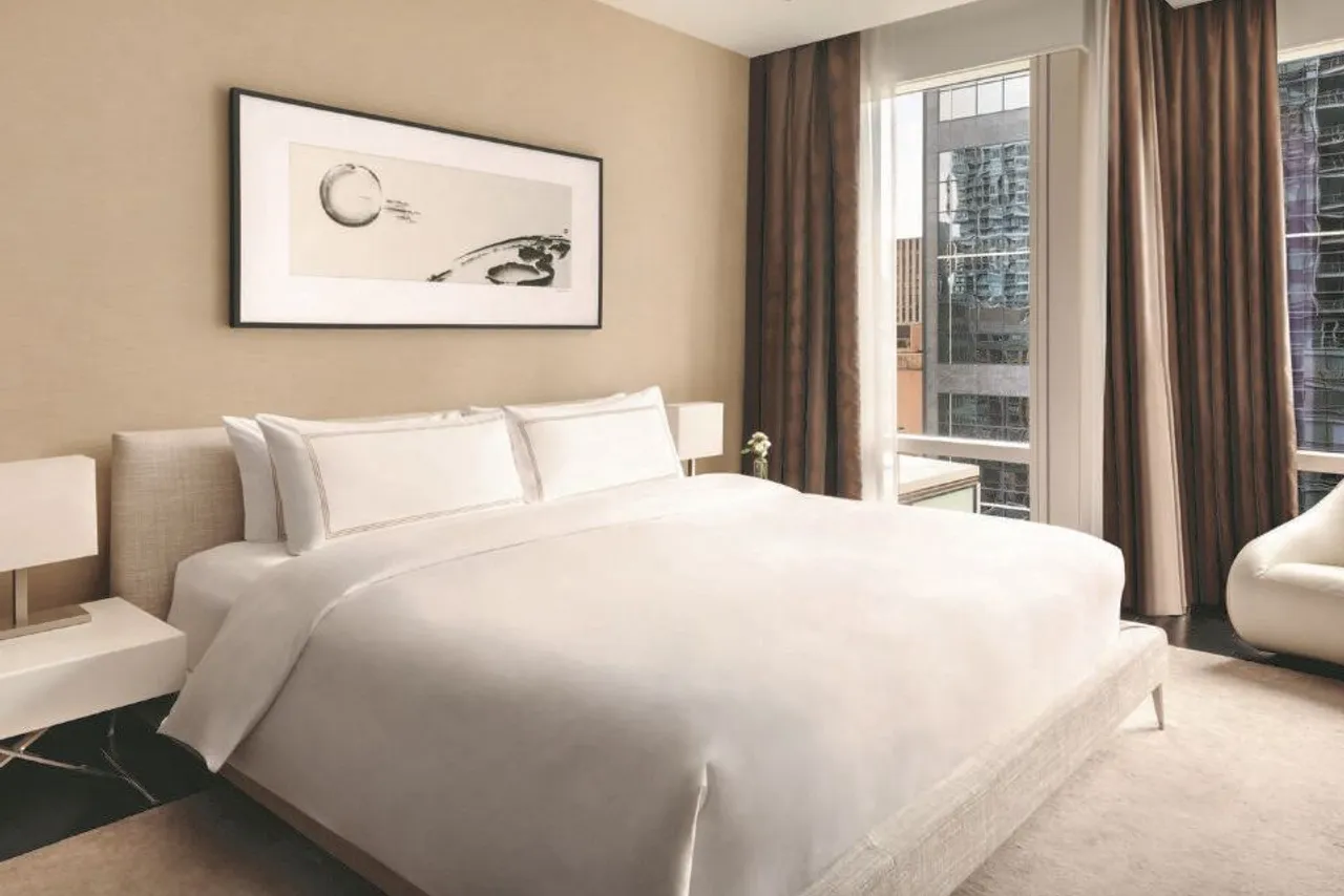 Shangri-La Toronto — rooms and atmosphere