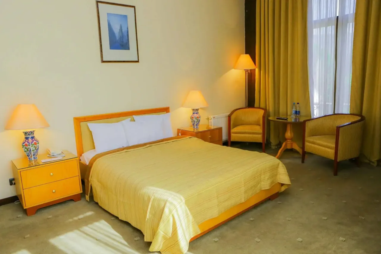 Sheki Saray Hotel — เชกี