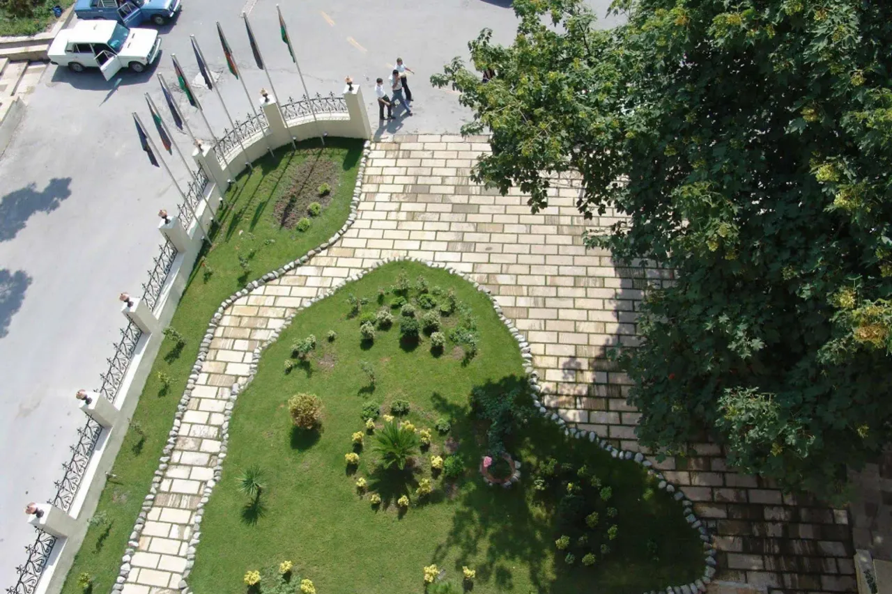 Sheki Saray Hotel — ภาพห้องพักและบรรยากาศ
