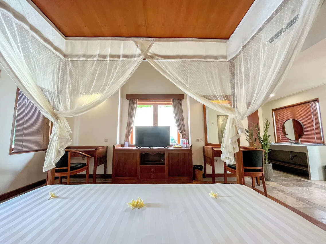 Sheraton Bali Kuta Resort — rooms and atmosphere