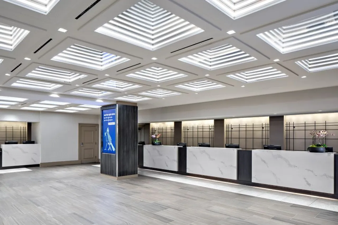 Sheraton Dallas Hotel — rooms and atmosphere