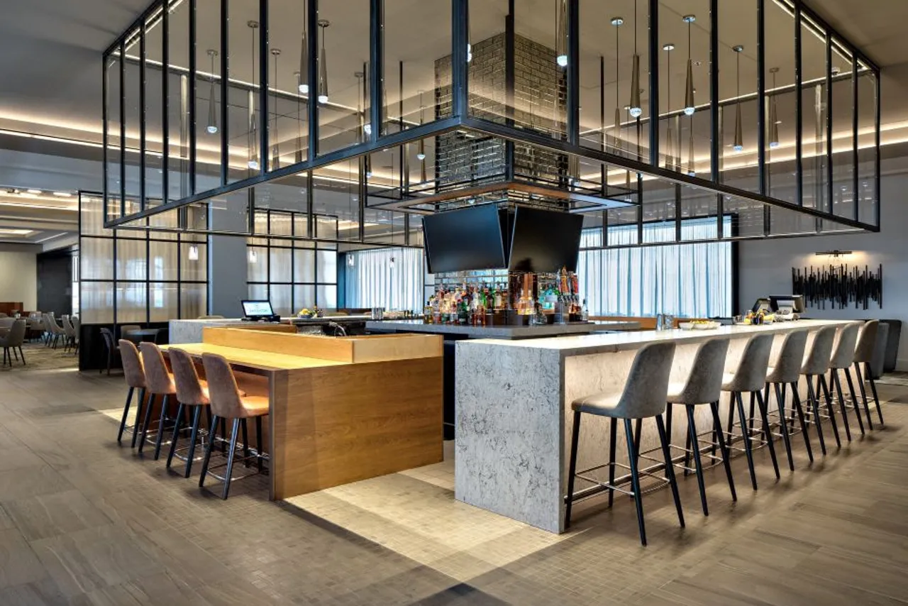 Sheraton Dallas Hotel — rooms and atmosphere