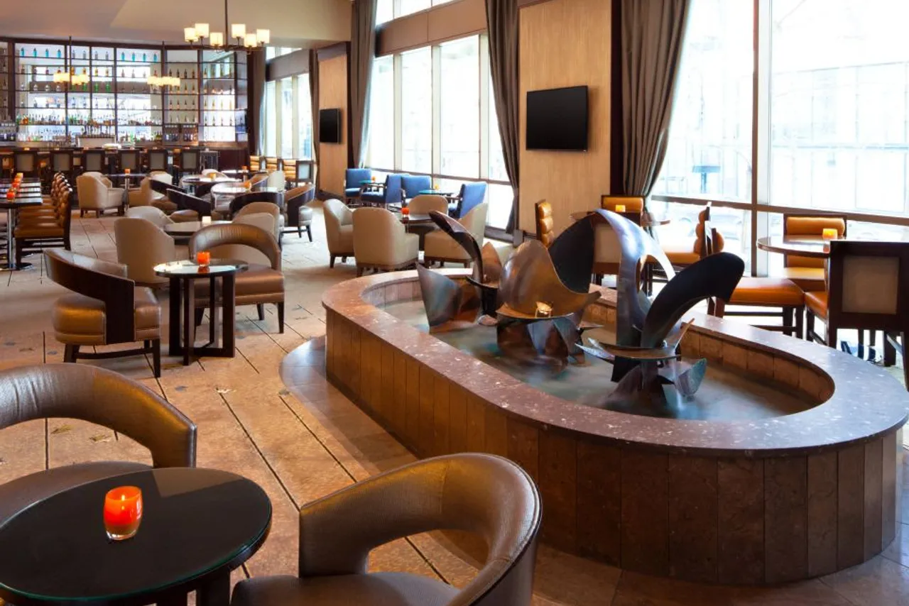 Sheraton Grand Seattle — rooms and atmosphere