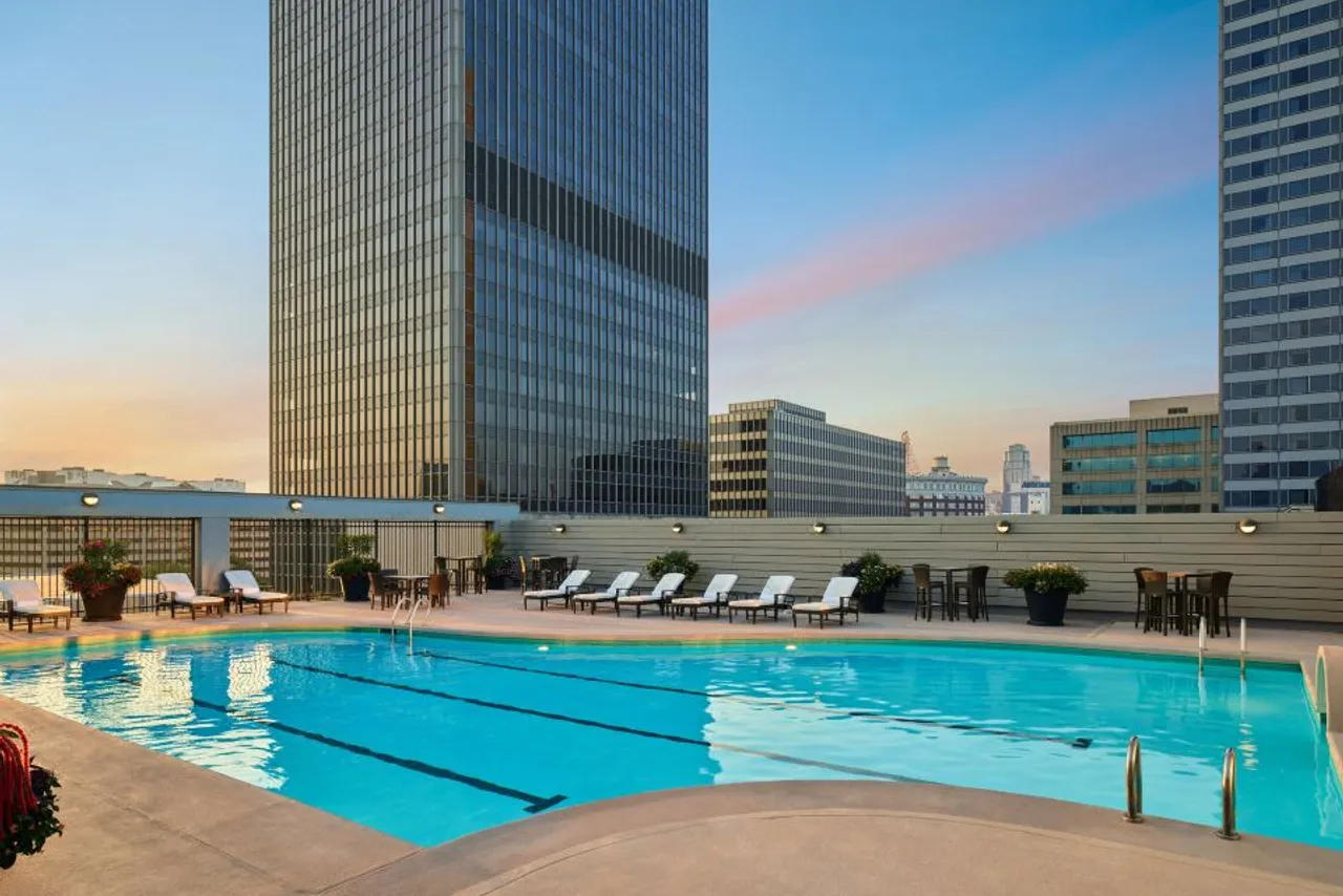 Sheraton Kansas City Hotel at Crown Center — rooms and atmosphere